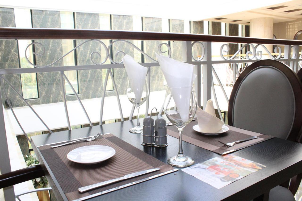 Hotel Amaritsah Brazzaville Esterno foto