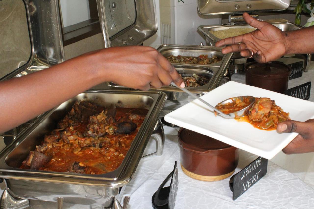 Hotel Amaritsah Brazzaville Esterno foto